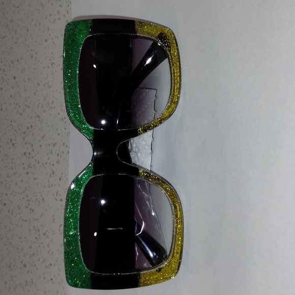 Ladies Square Oversized Framed Sunglasses (Green/Yellow w/Black Legs) - New! - Picture 6 of 6